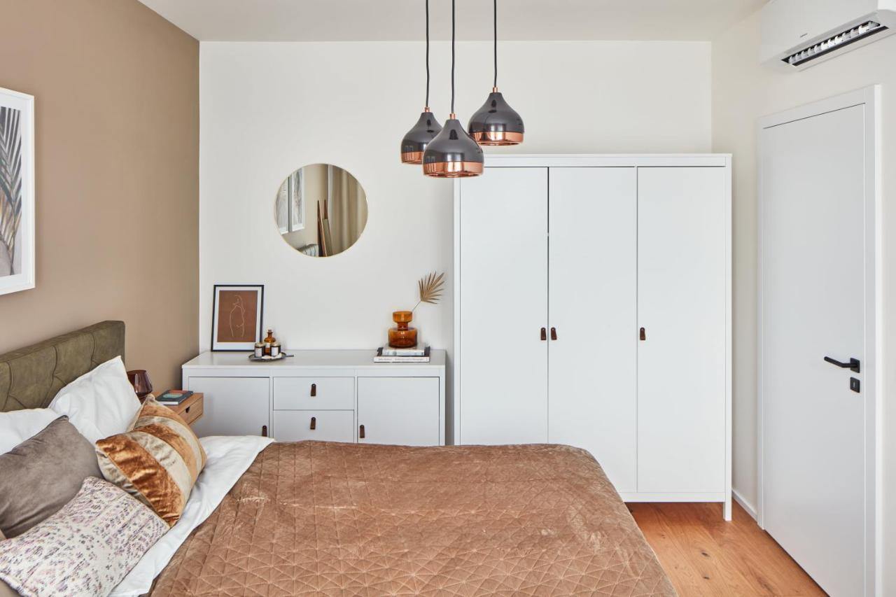 Prague Days - Designer Apts - Garage - Terrace - Easy City Access Exterior foto