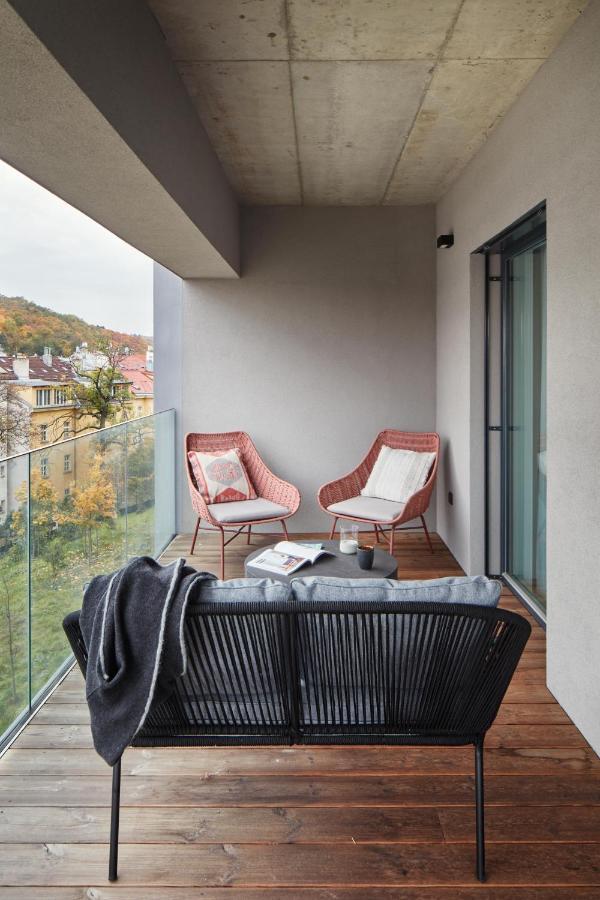 Prague Days - Designer Apts - Garage - Terrace - Easy City Access Exterior foto