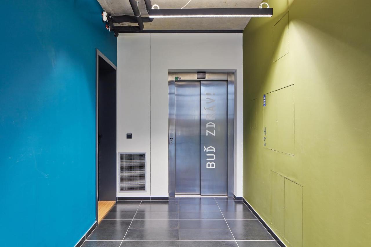 Prague Days - Designer Apts - Garage - Terrace - Easy City Access Exterior foto