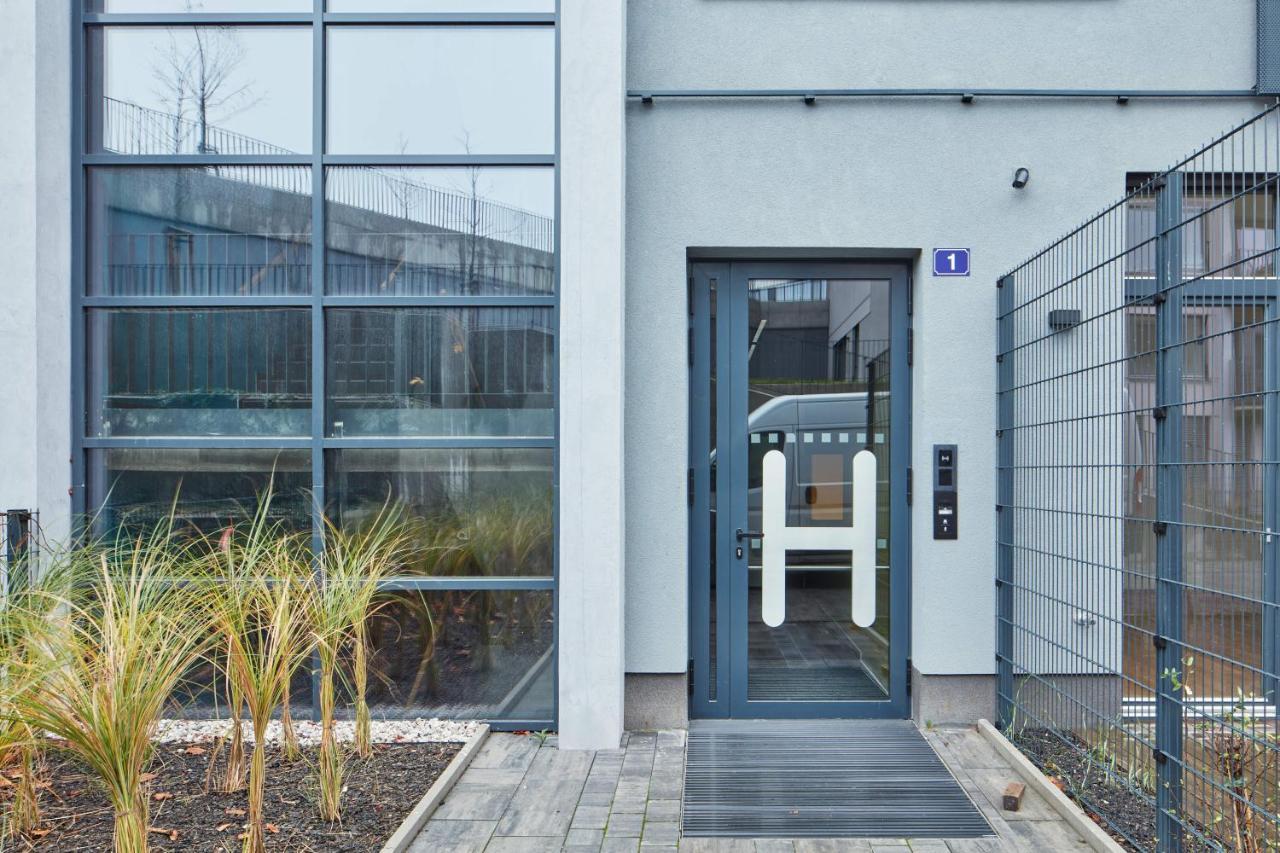 Prague Days - Designer Apts - Garage - Terrace - Easy City Access Exterior foto